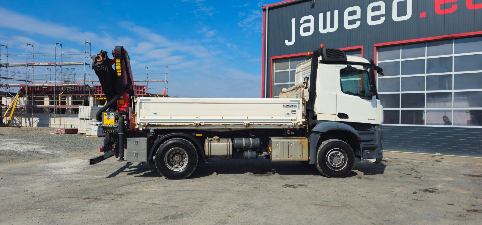 Fahrzeugabbildung Mercedes-Benz Arocs 1845 Palfinger Kran/Funk/3. Kreis Retarder