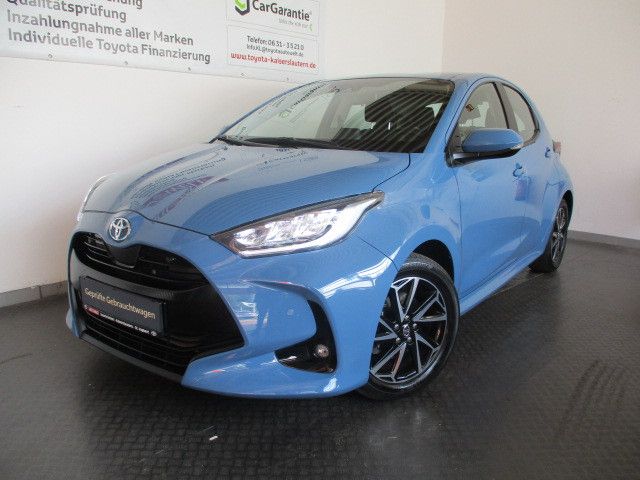 Fahrzeugabbildung Toyota Yaris Hybrid Team Deutschland inkl. Winterräder