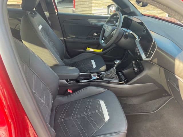 Fahrzeugabbildung Opel Mokka 1.2 GS 100KW// Navi, KlimaAT, LED, RFK, PD