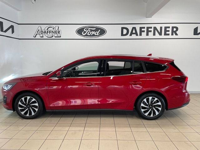 Fahrzeugabbildung Ford Focus Turnier Titanium 1.0 EcoBoost Mild-Hybrid