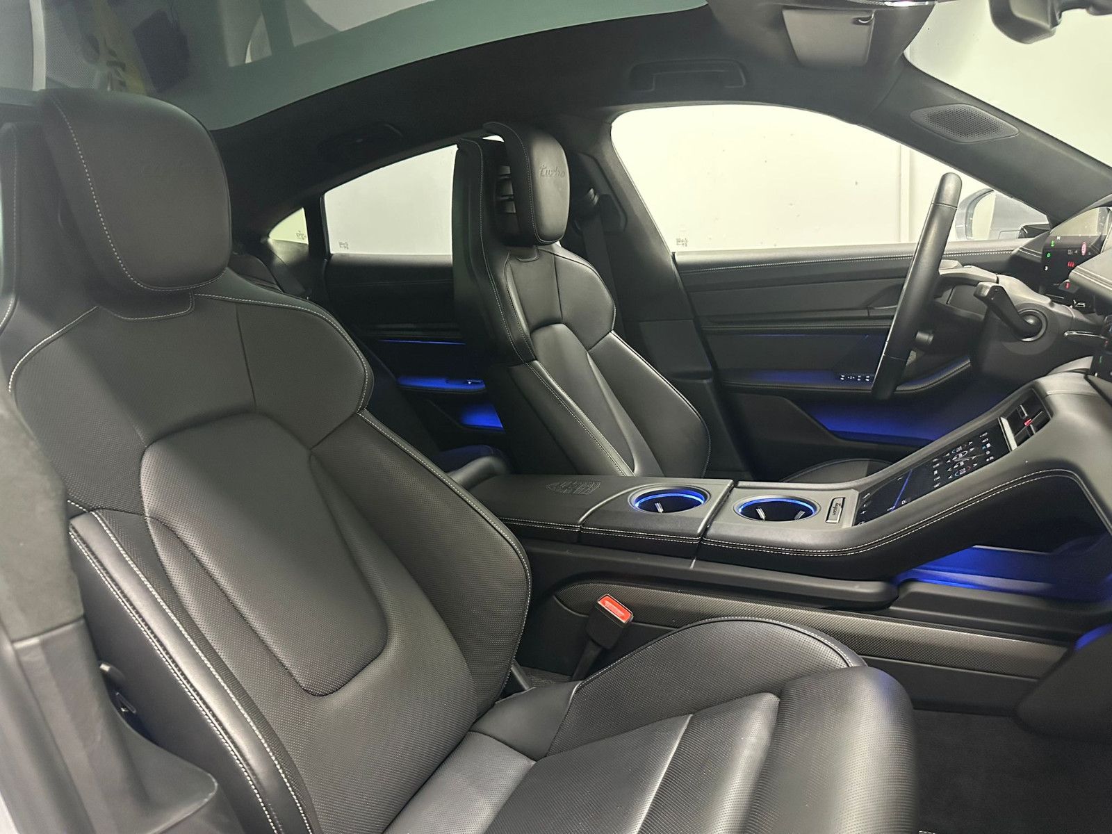 Fahrzeugabbildung Porsche Taycan Turbo *VOLL*KERAMIC*PANORAMA*