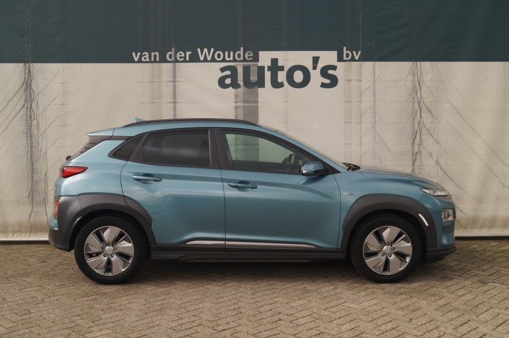 Hyundai Kona EV Premium 64 kWh -SOH92%-LEER-NAVI-ECC-CAM imagem 2