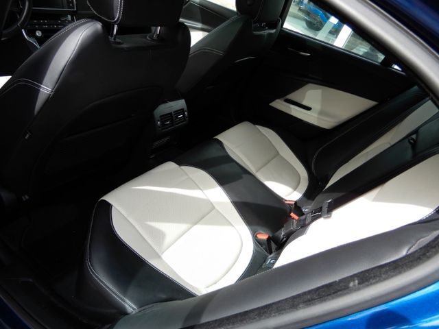 Fahrzeugabbildung Jaguar XE 20d AT8 R-Sport  Std.Hzg. 1VB Garantie !
