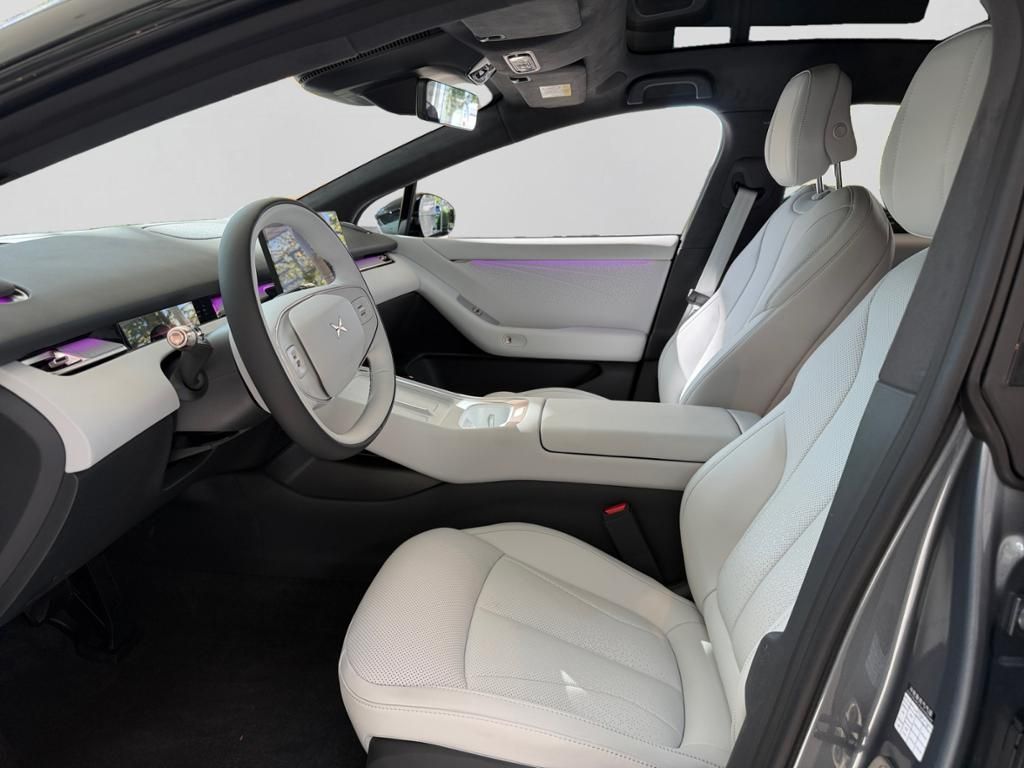 XPENG P7