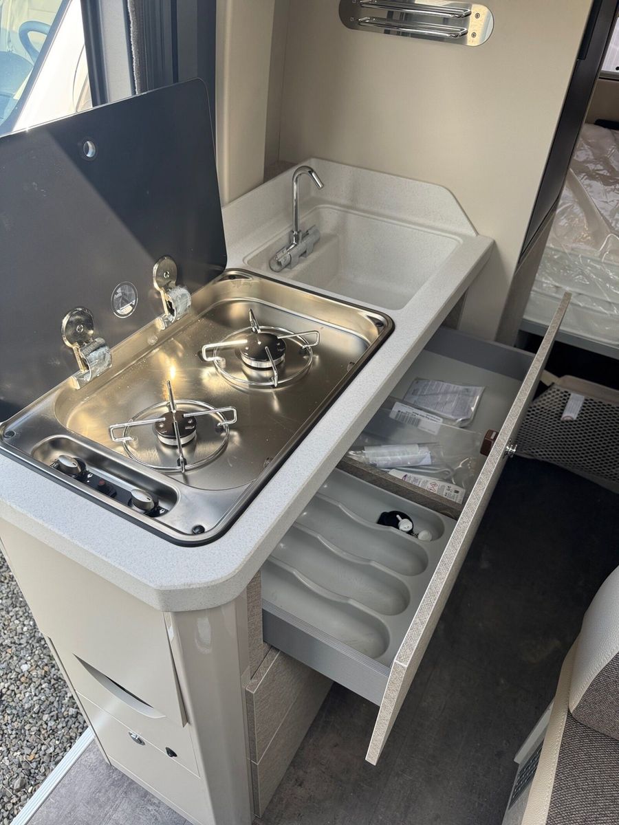 Fahrzeugabbildung Karmann Davis Lifestyle DA 591 LS Markise Combi D6E