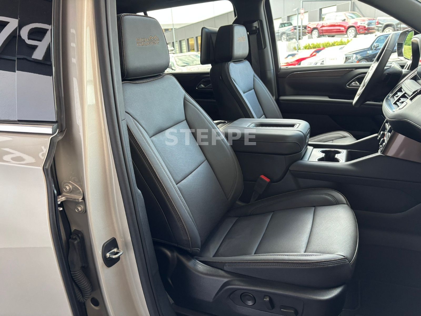 Chevrolet Suburban 6,2 High Country AHK  22"Alu; Luftfeder