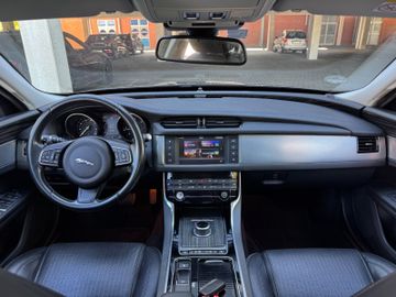 Jaguar XF - 7