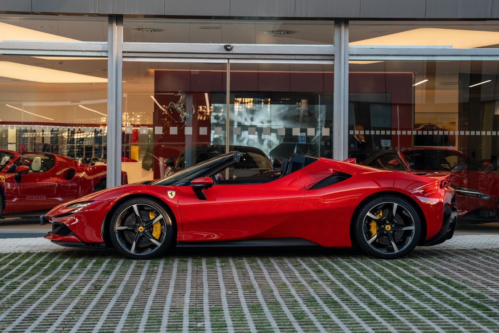 Ferrari SF90 imagem 2