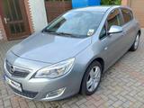 Opel Astra 1.4 Turbo 140PS AHK abnehmbar - Opel Astra: 140