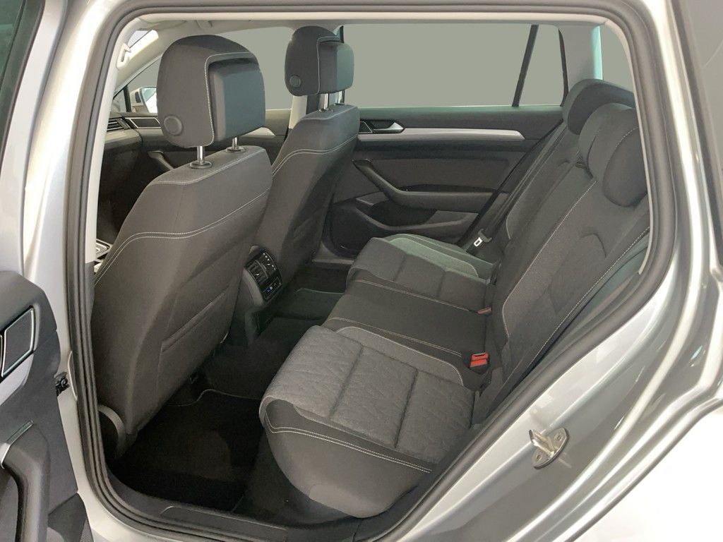 Volkswagen Passat Variant - Bild 13