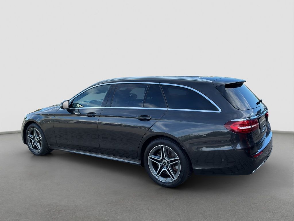 Fahrzeugabbildung Mercedes-Benz E 300 de T AMG*PANO-SD*AHZV*HUD*DISTR*BURMESTER*
