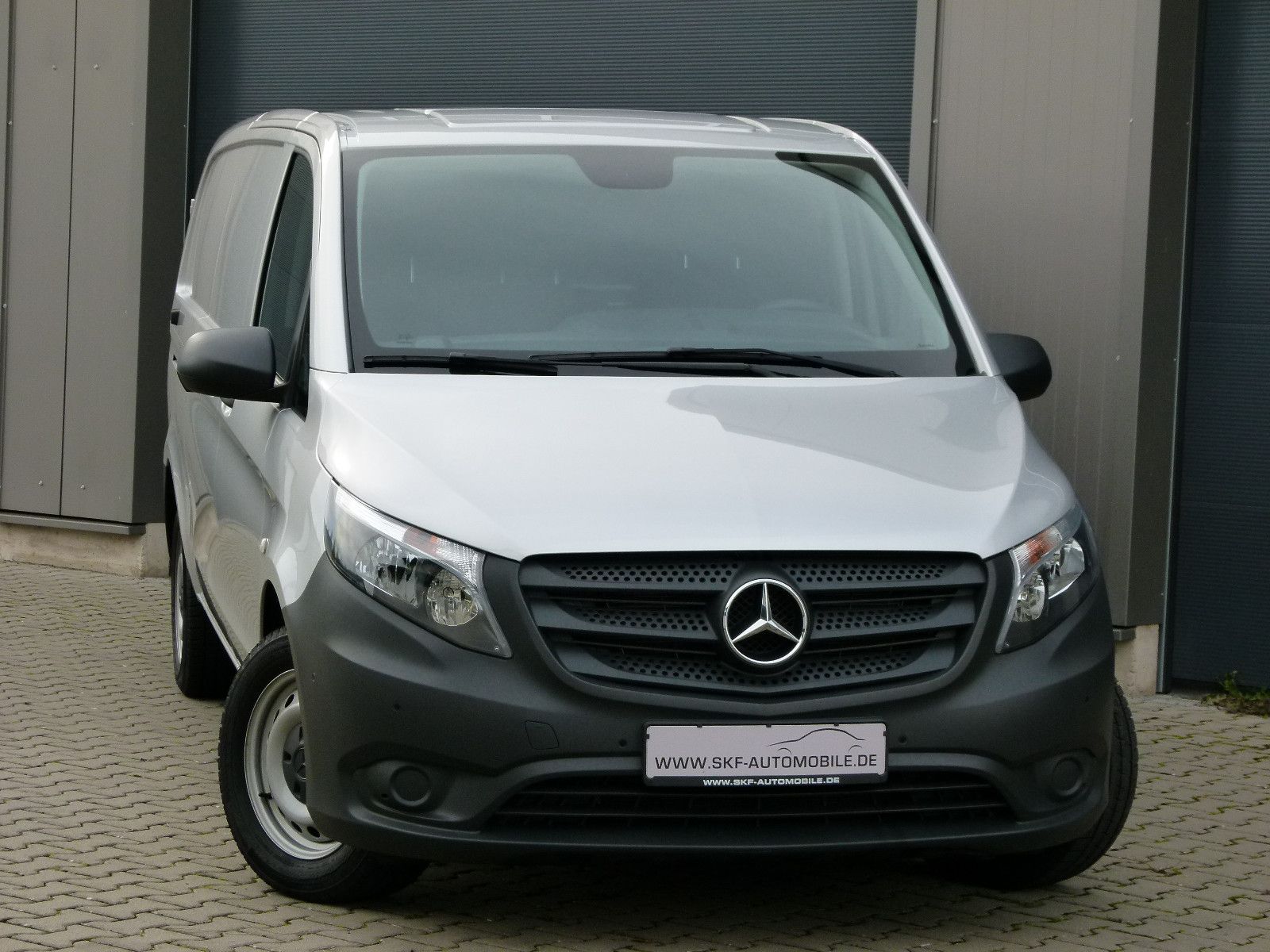 MERCEDES-BENZ Vito Kasten 116 CDI extralang Navi PDC Kamera