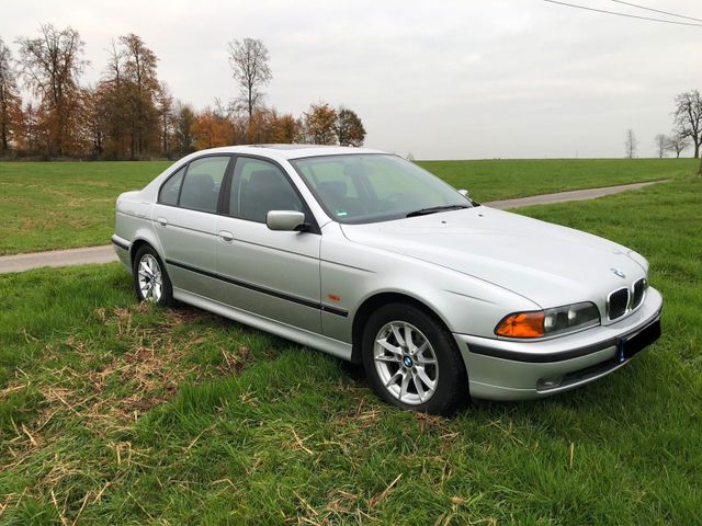 BMW E 39 523i