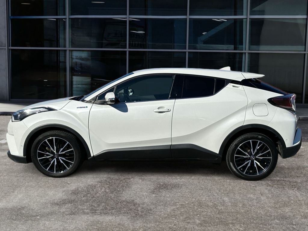 Fahrzeugabbildung Toyota C-HR Hybrid Lounge