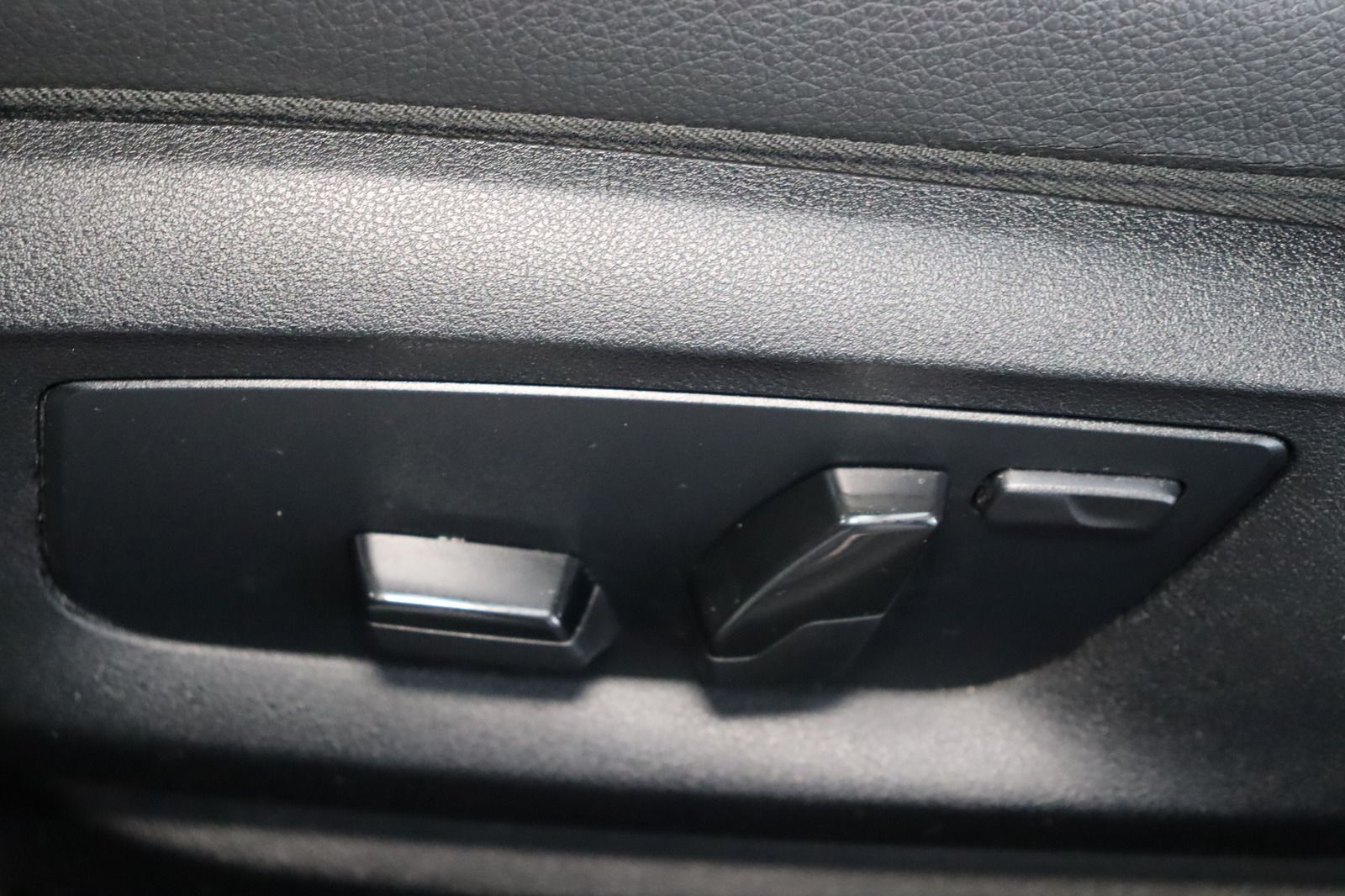 Fahrzeugabbildung BMW 530 d xDrive Sport Line * LED * HUD * Touring