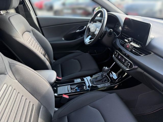 Fahrzeugabbildung Hyundai i30 1.5 T-GDI (140 PS) 48V 7-DCT 2WD Advantage P