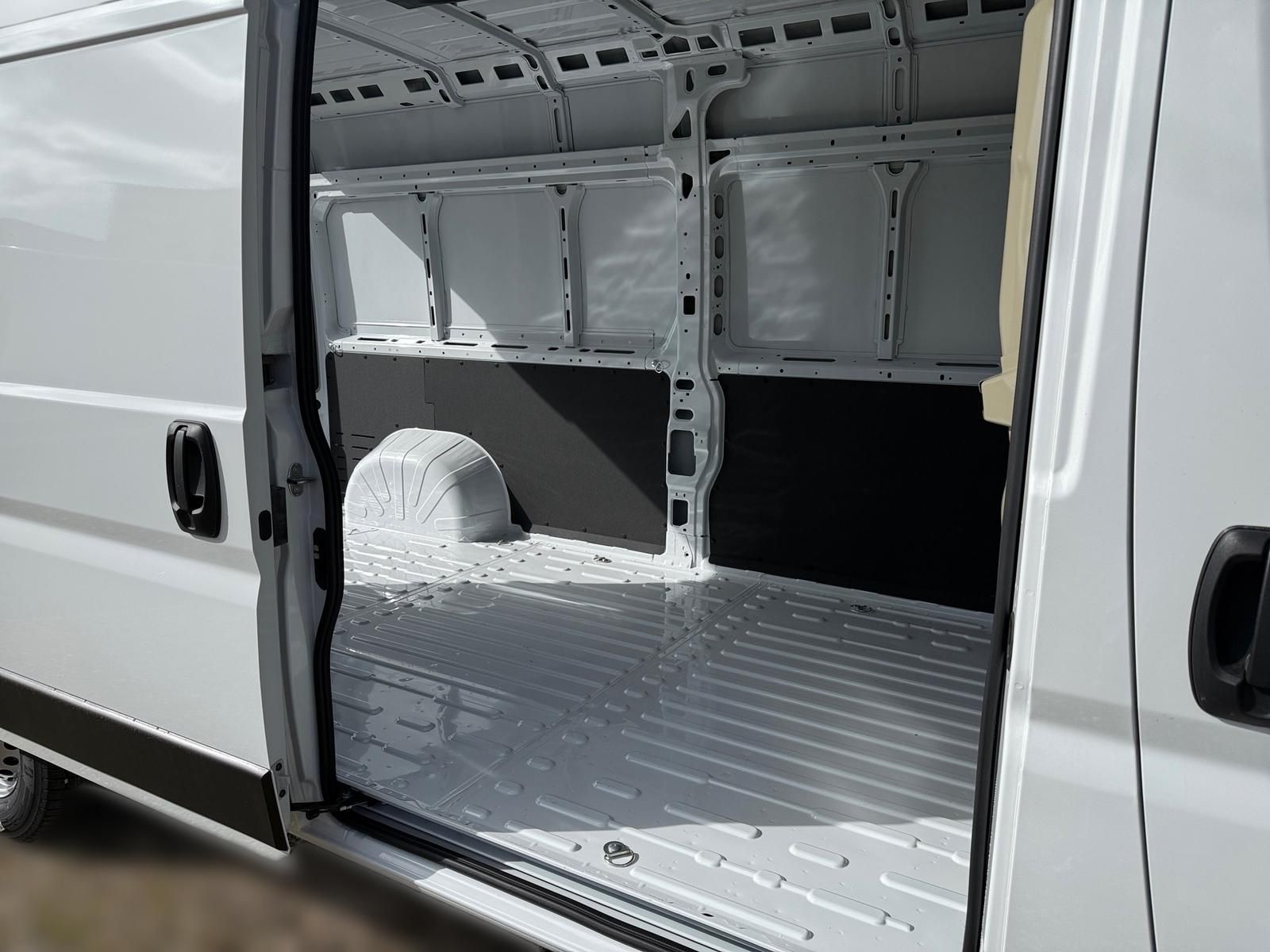 Fahrzeugabbildung Opel Movano Heavy L3H2 Kastenwagen 140 MT6