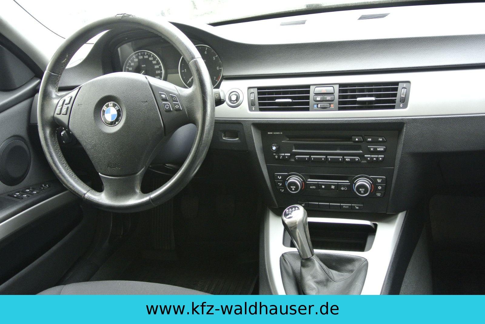 BMW 318 2008 — photo 22