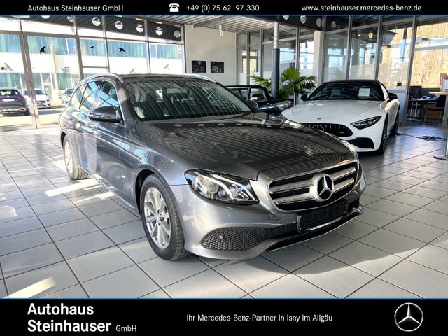 MERCEDES-BENZ E 220 d T AVANTGARDE/Navi/AHK/Rückfahrkamera/LED