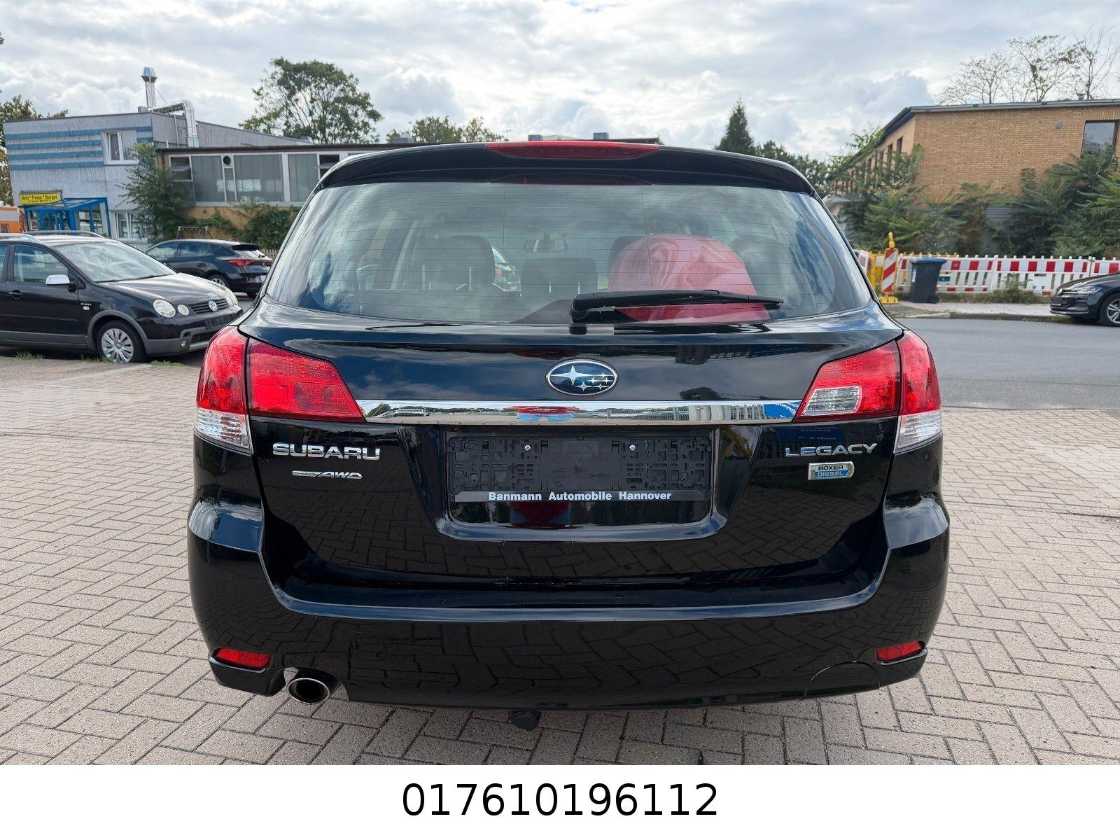 Subaru Outback 2013 — вигляд ззаду