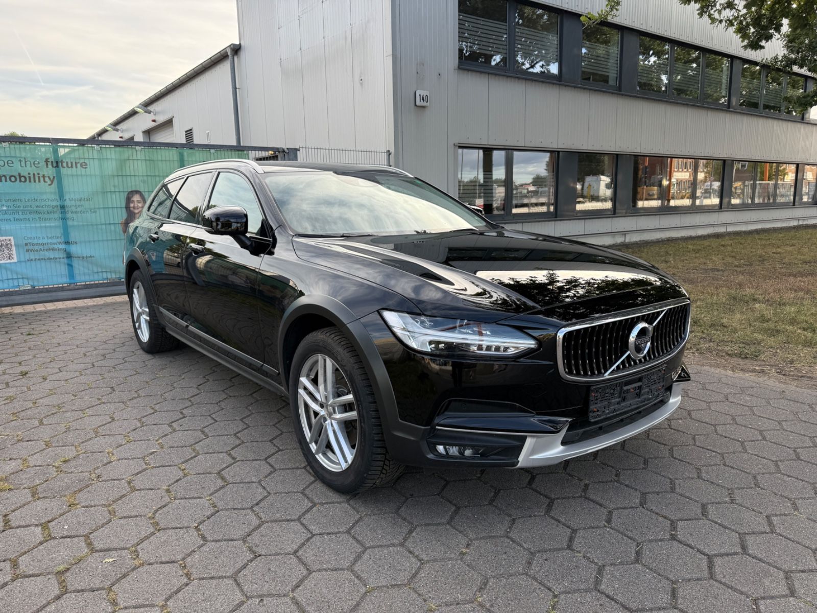 VOLVO V90 Cross Country