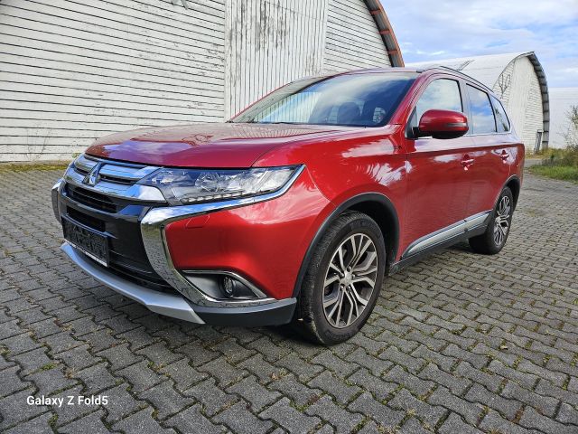 Mitsubishi Outlander 2.2 DI-D 4WD Top *7-Sitzer*Leder*Navi*