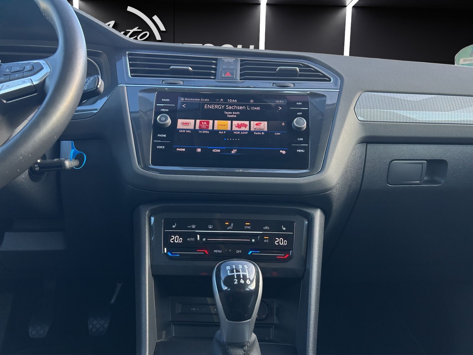 Fahrzeugabbildung Volkswagen Tiguan TSI Life LED ACC SH LRHzg PDC 18" WeConne