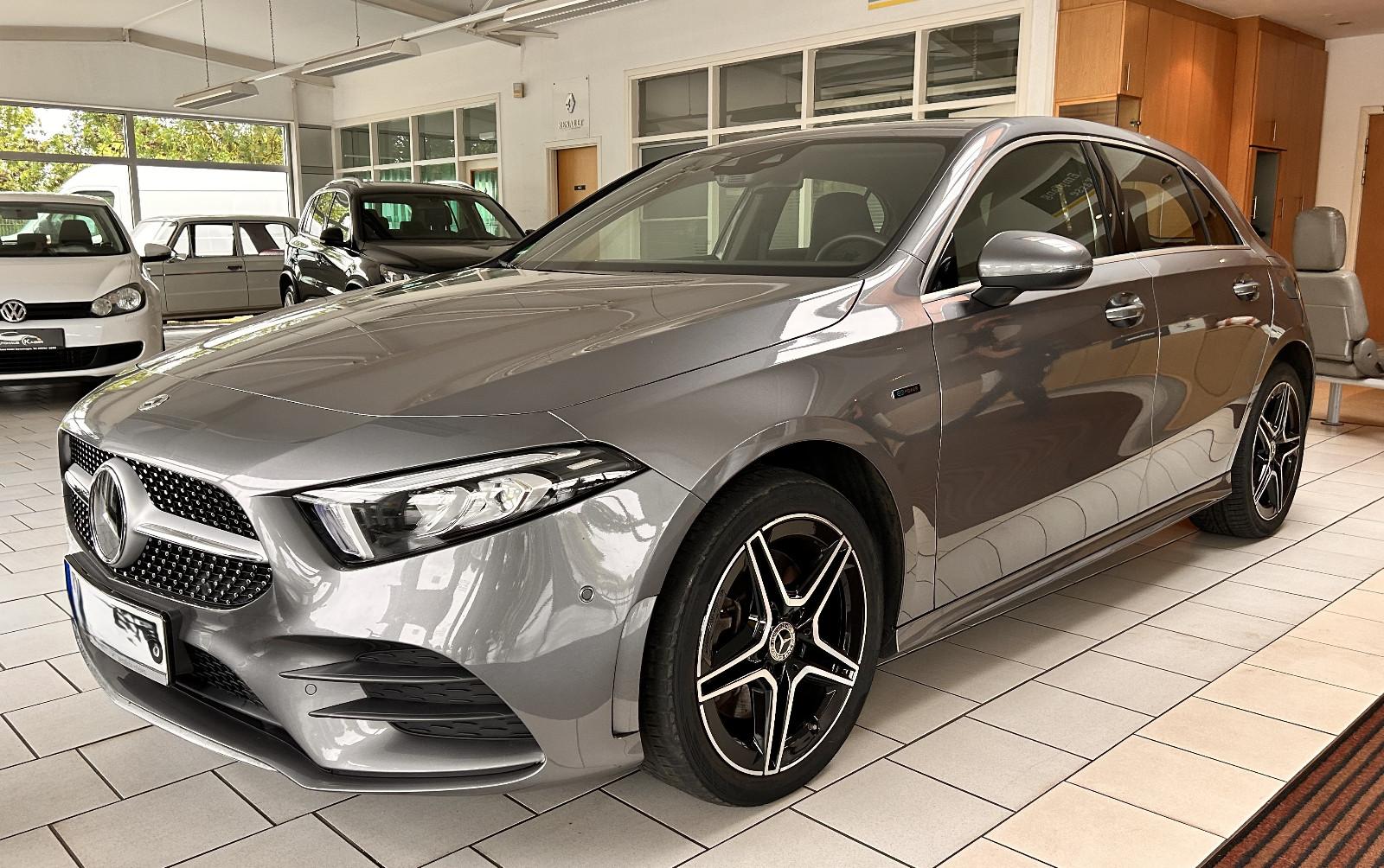 Mercedes-Benz A 250 e *AMG*LED* S.heft*