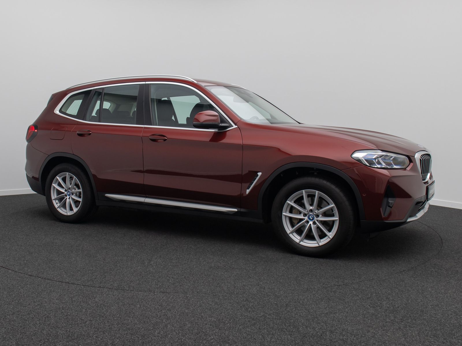 Fahrzeugabbildung BMW X3 xD30e Laser Kamera HUD DAB HiFi AHK Komfort