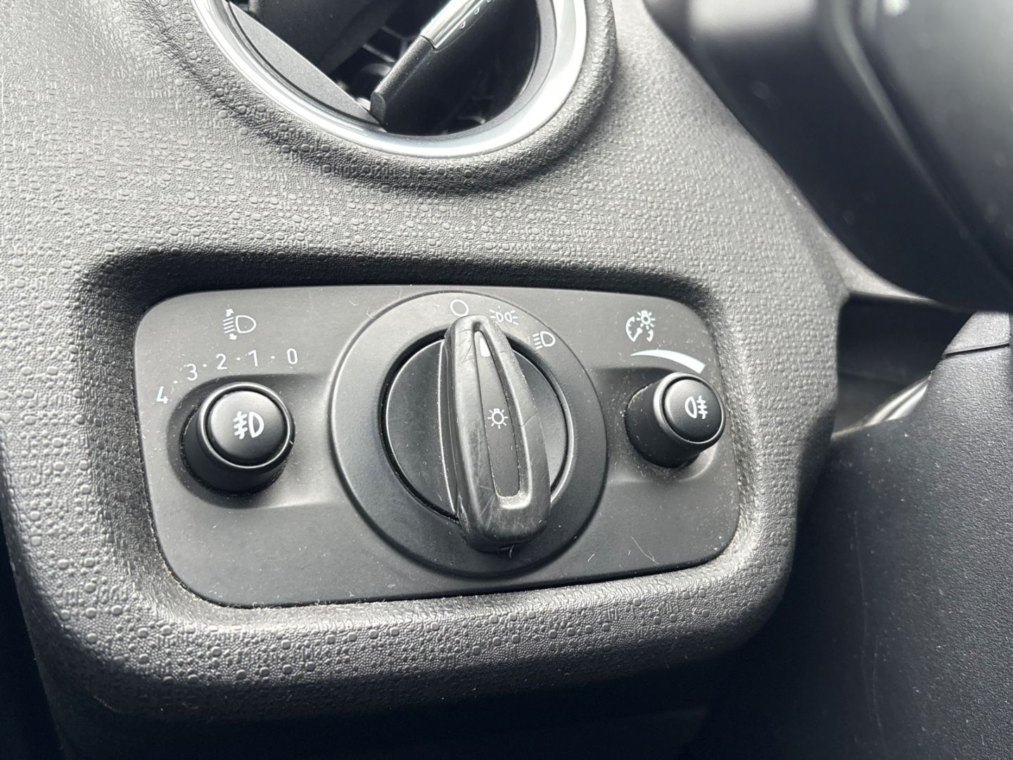 Fahrzeugabbildung Ford Fiesta SHZ Bluetooth Klimaanlage heizb WSS