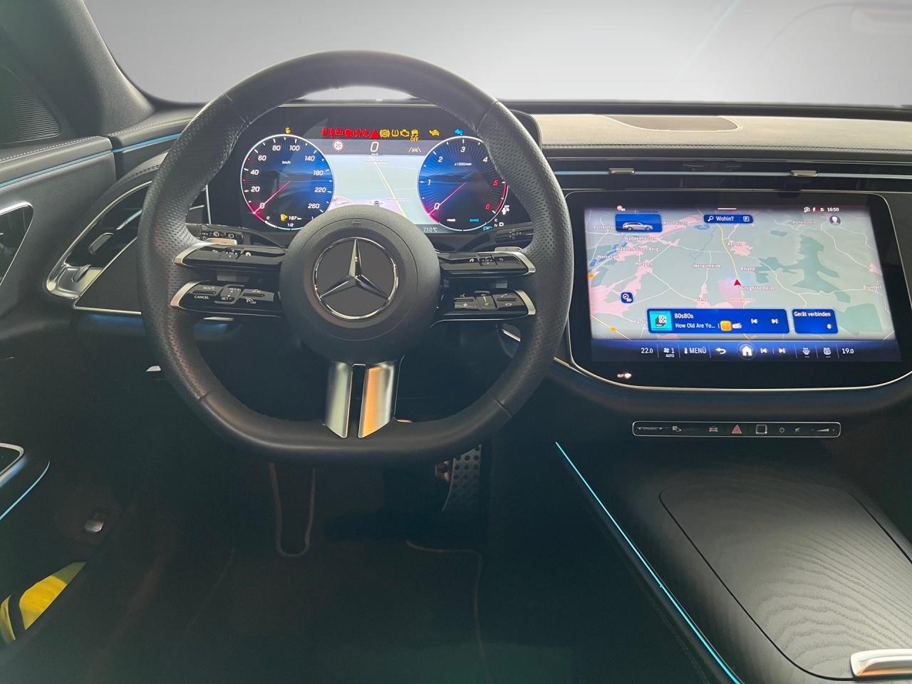 Mercedes-Benz E 220 d T AMG Night AHK Digital Light Memory 360