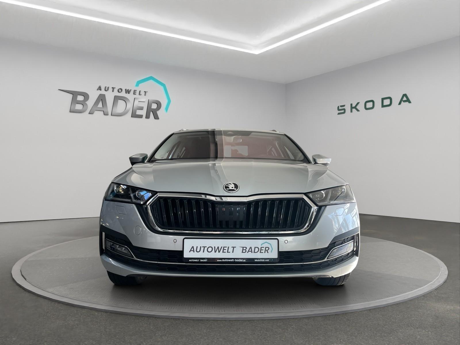 Skoda Octavia Combi Style 2,0 TDI HUD Pano RFK LED