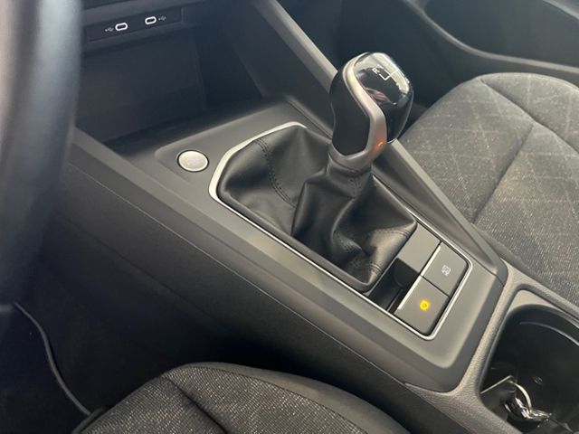 Fahrzeugabbildung Volkswagen Golf Variant 2.0 TDI Life LED NAVI SIDE ASSIST S