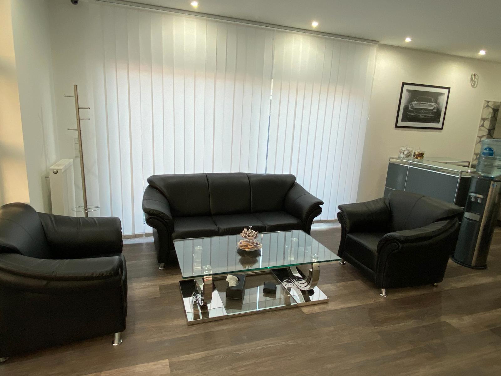 showroom-image-top