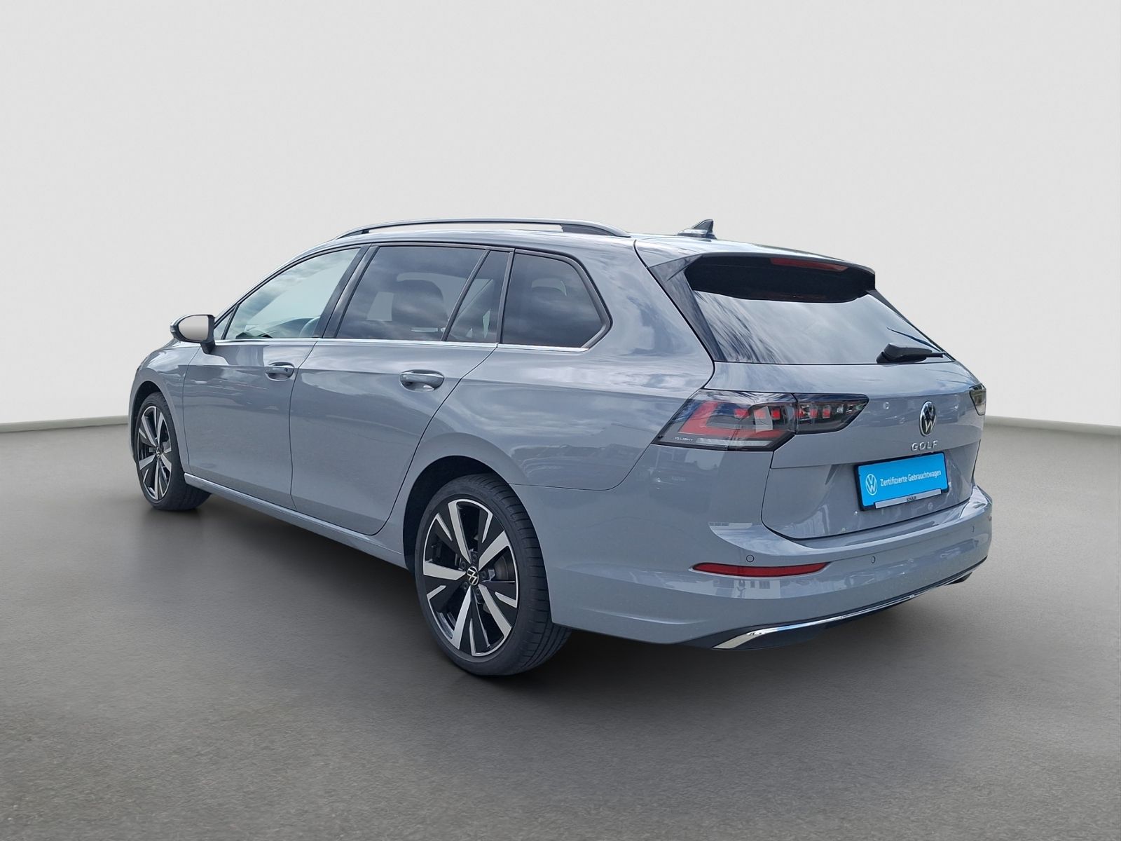Volkswagen Golf VIII Variant 1,5TSI STYLE MATRIX NAV AHK RF foto 4