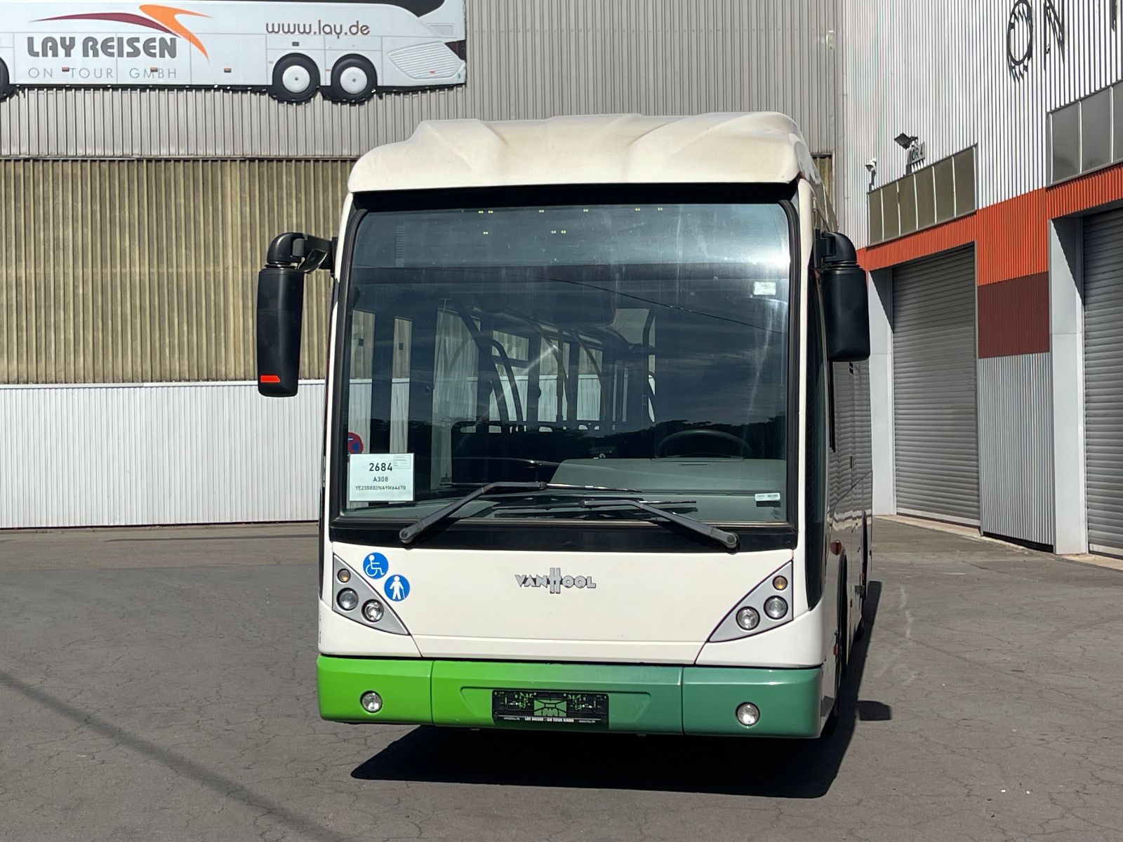 VANHOOL  2013 - Image 8 of 32