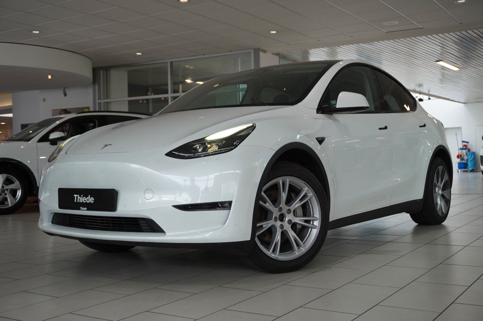Tesla Model Y LONGRANGE DUAL-MOTOR NAVI LED KAMERA DAB foto 4