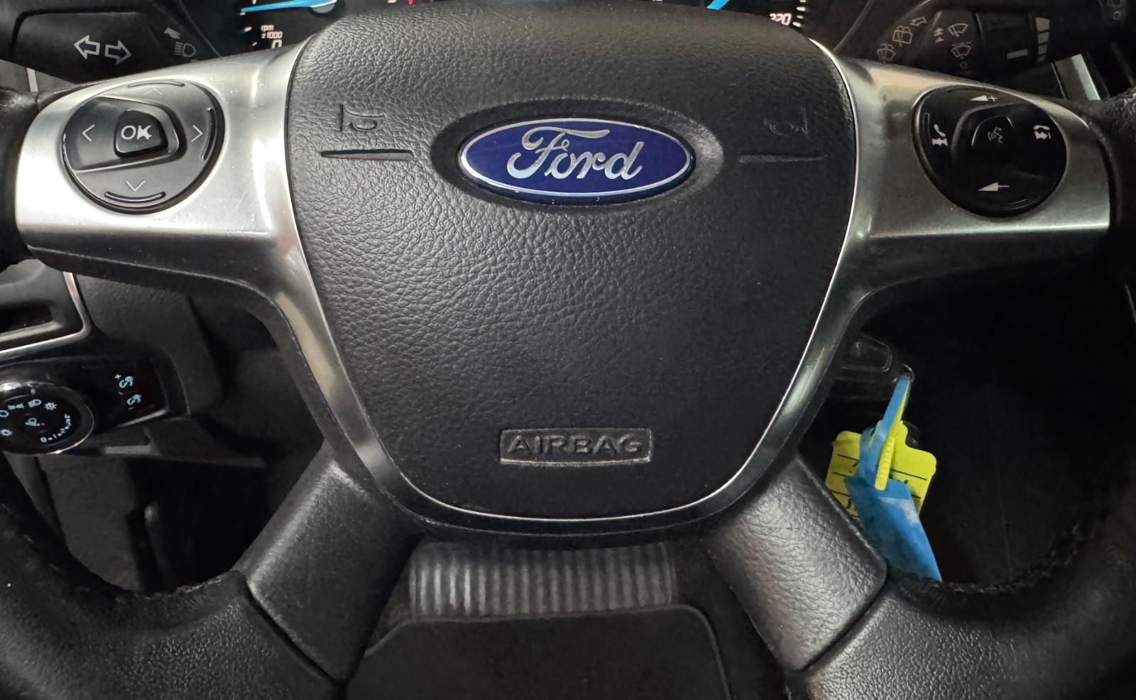 Ford Focus 2014 — фото 10