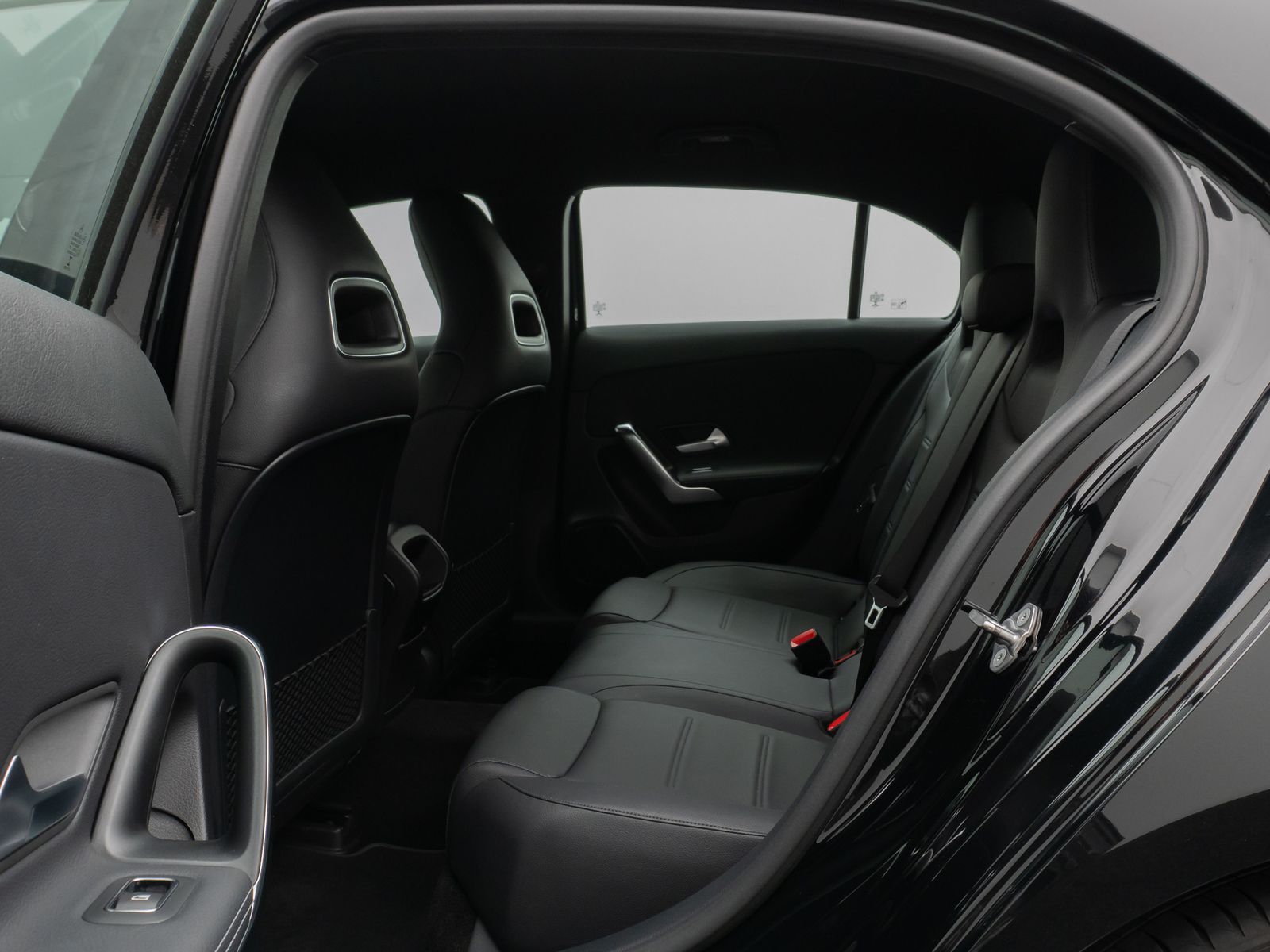 Fahrzeugabbildung Mercedes-Benz A 200 Navi PDC LED Sitzhzg Tempomat Sport 8fach
