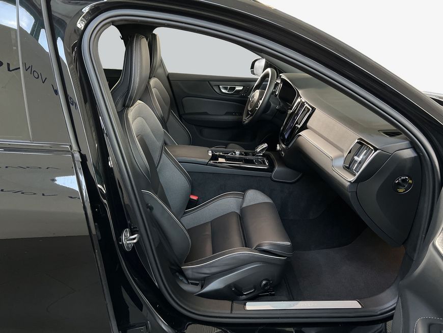 Volvo V60 T6 AWD Recharge Plus-Dark Glasd 360° Pilot B foto 12