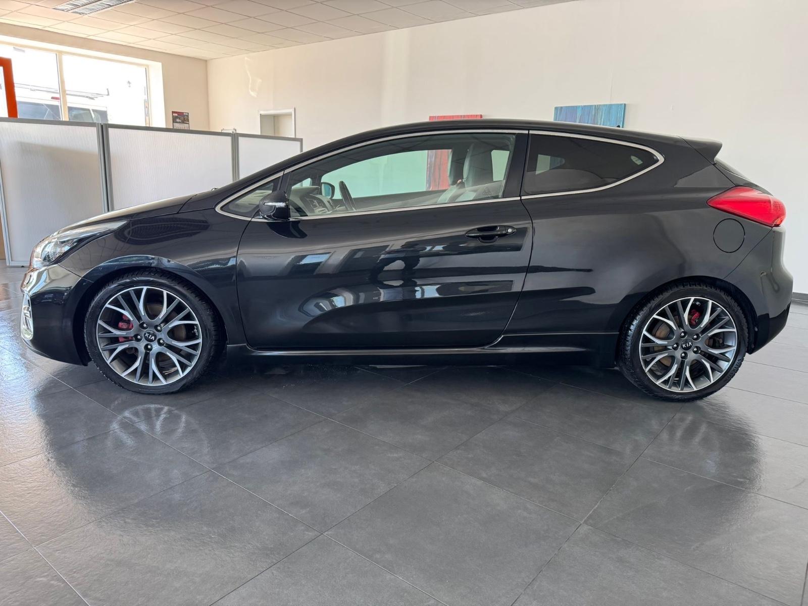 Kia ProCeed GT-Track 1.6 TGDI Voll Pano Navi TÜV NEU