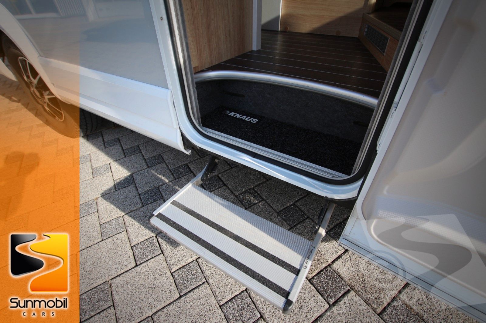 Fahrzeugabbildung Knaus Sky Wave 650 MEG  LED SAT TV LP.114.636,00 €