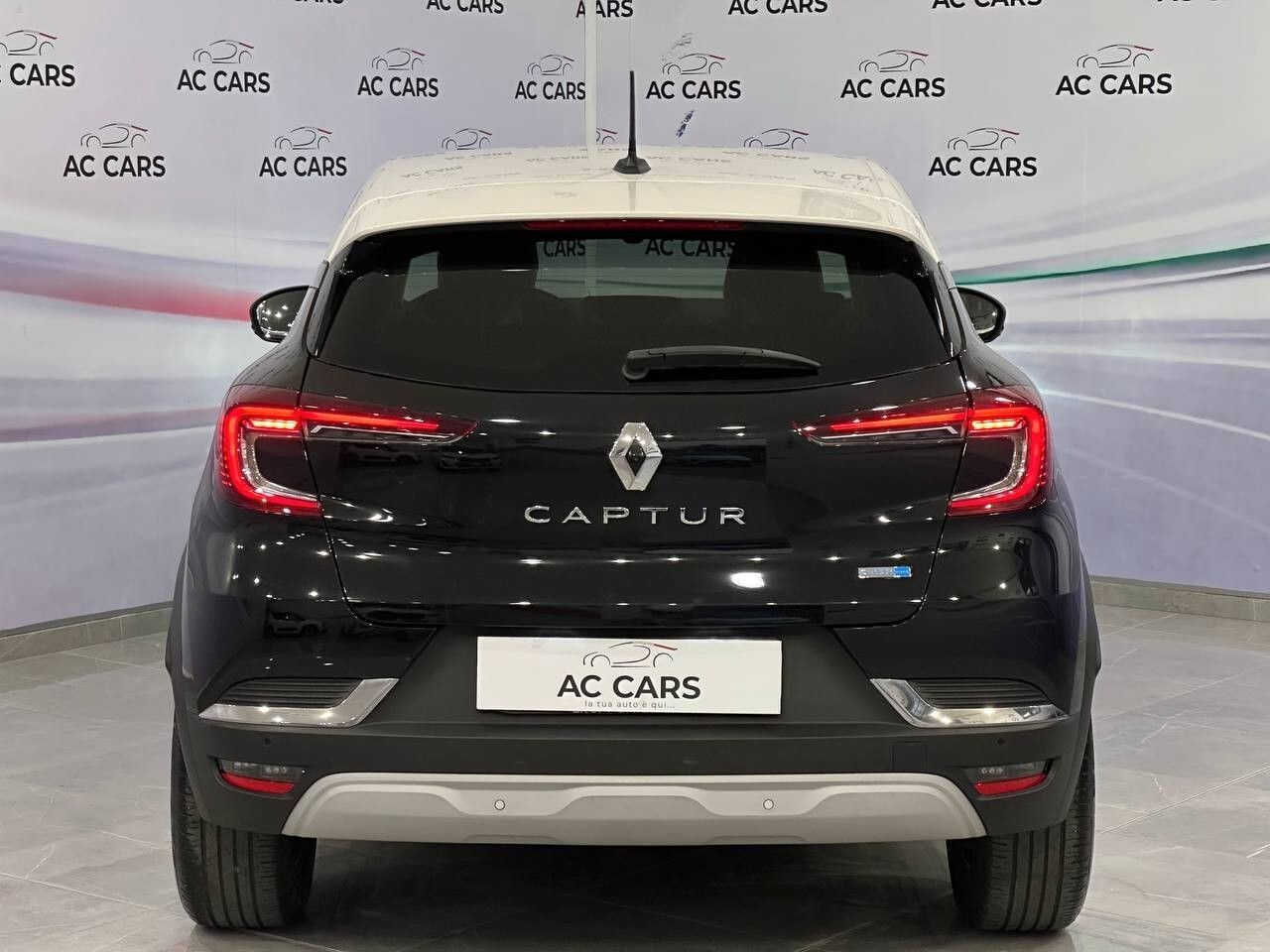 Renault Captur Full Hybrid E-Tech 145 CV Intens imagem 3