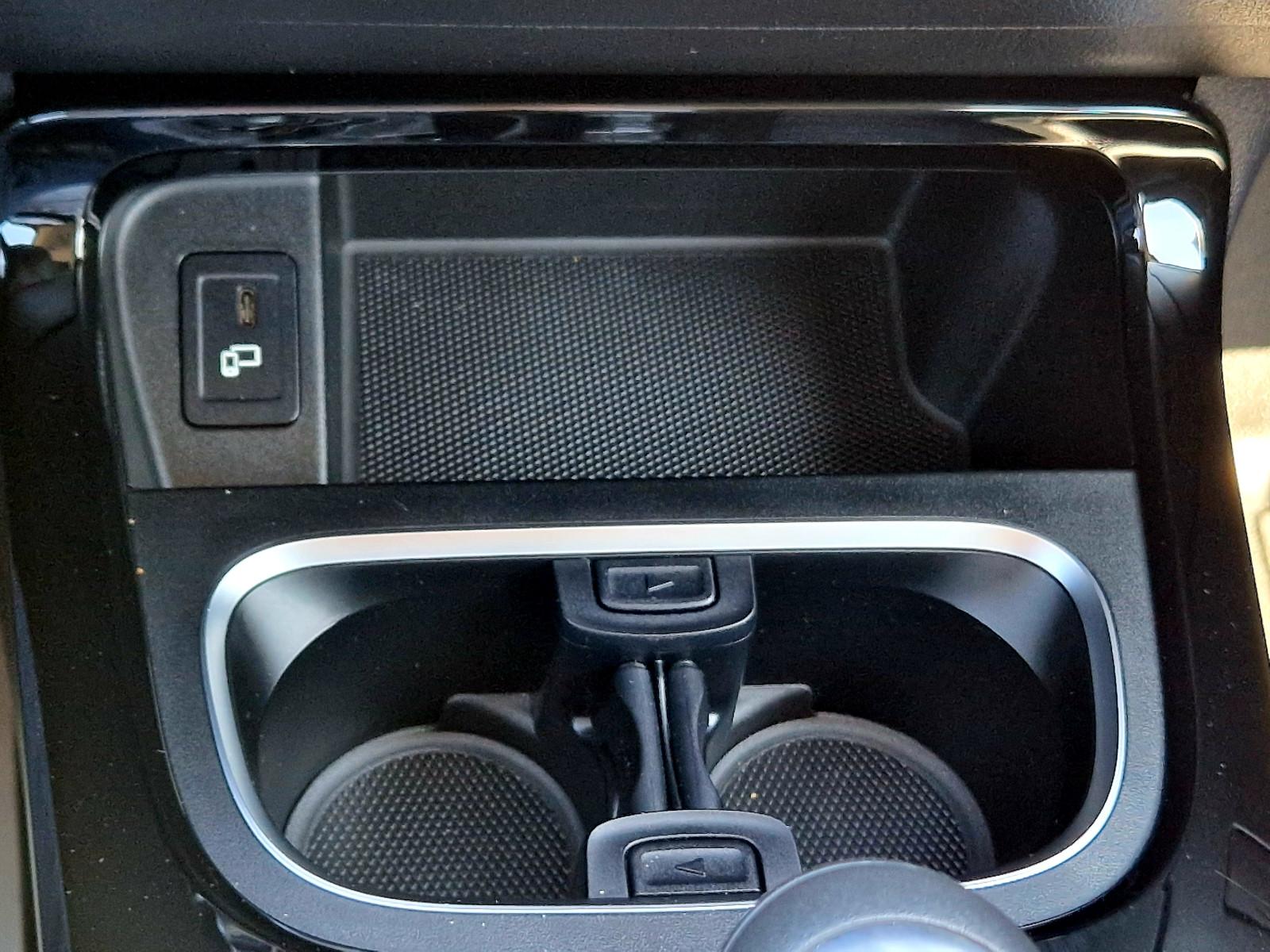 Mercedes-Benz B 180 d Style (1. Hand, Teilleder)