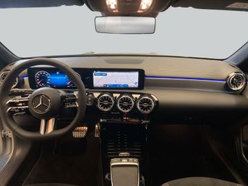 Mercedes CLA 180 Shooting Brake - 10