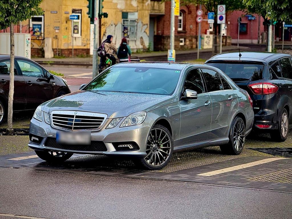 Mercedes-Benz E 300