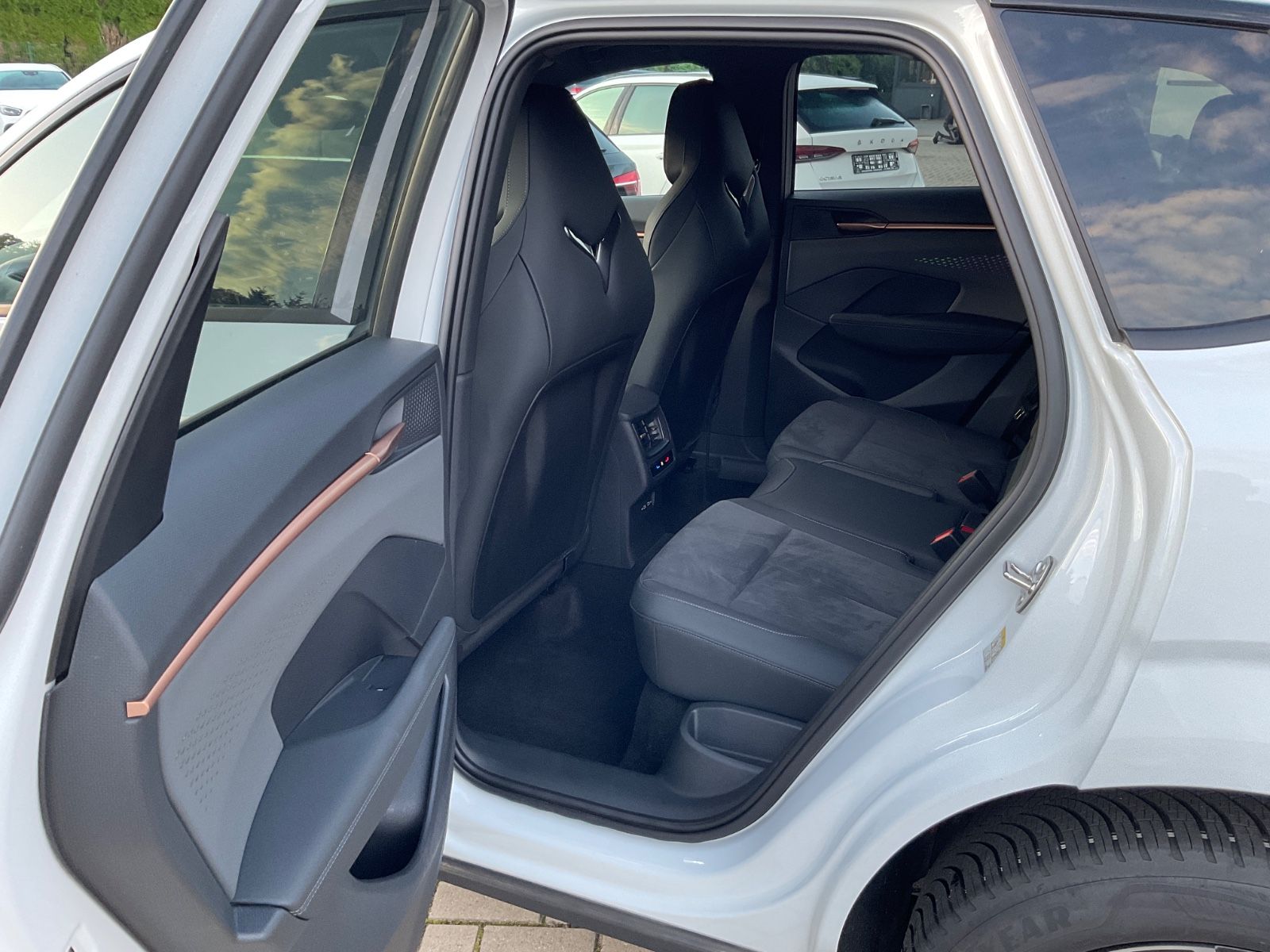 Fahrzeugabbildung CUPRA Terramar 1.5 eTSI DSG,Kamera,LED,ACC,Navi,Memory