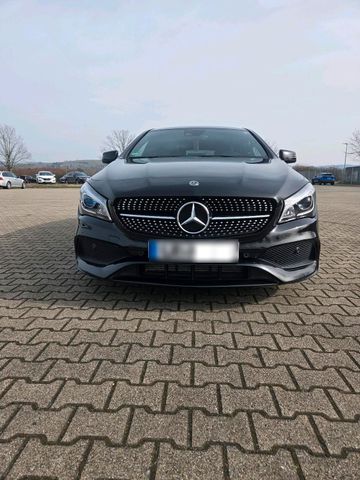 MERCEDES-BENZ Cla 180 AMG Pakiet