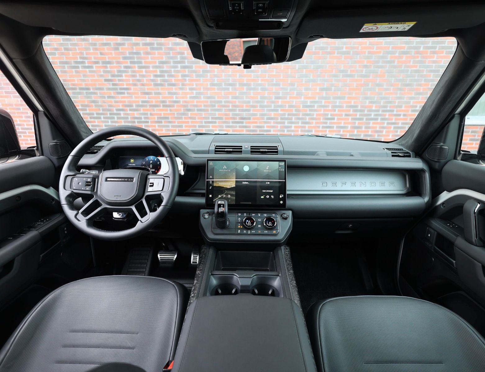 Land Rover Defender P635 OCTA | Pano - AHK - Meridian imagem 3