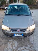 Fiat Idea 1.4 BlackStar AUTOMATICA - Fiat Idea mit Benzin-Antrieb: Automatik